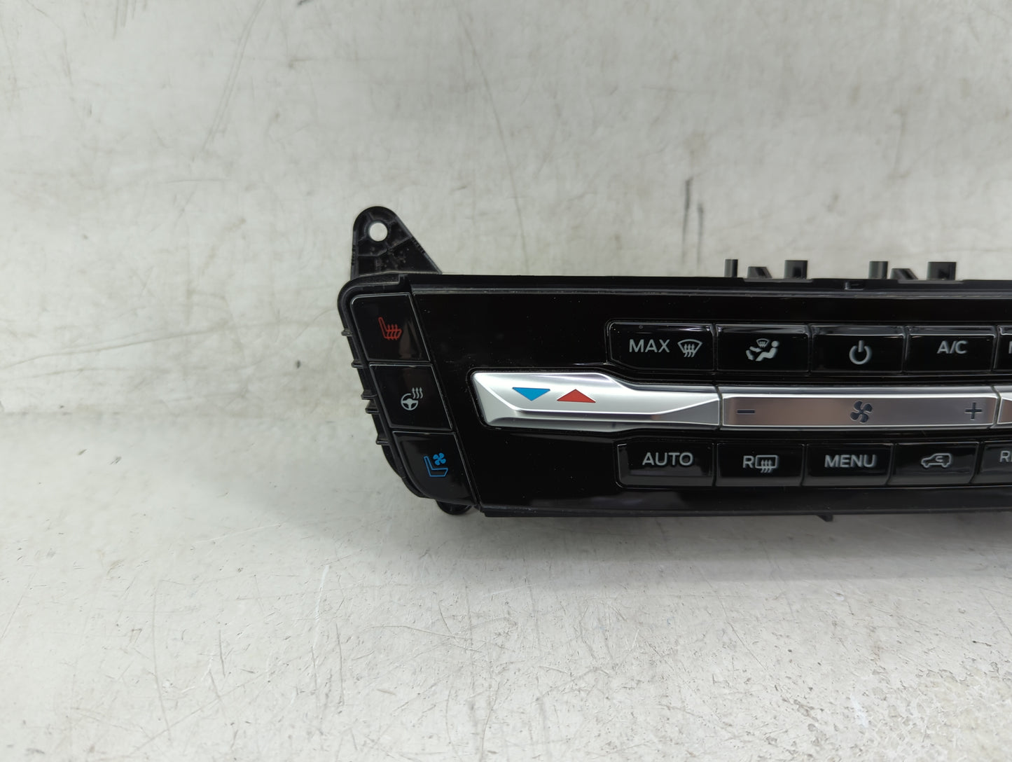 2023 Ford Explorer Climate Control Module Temperature AC/Heater Replacement P/N:NB5T-18C612-EB Fits OEM Used Auto Parts - Oe