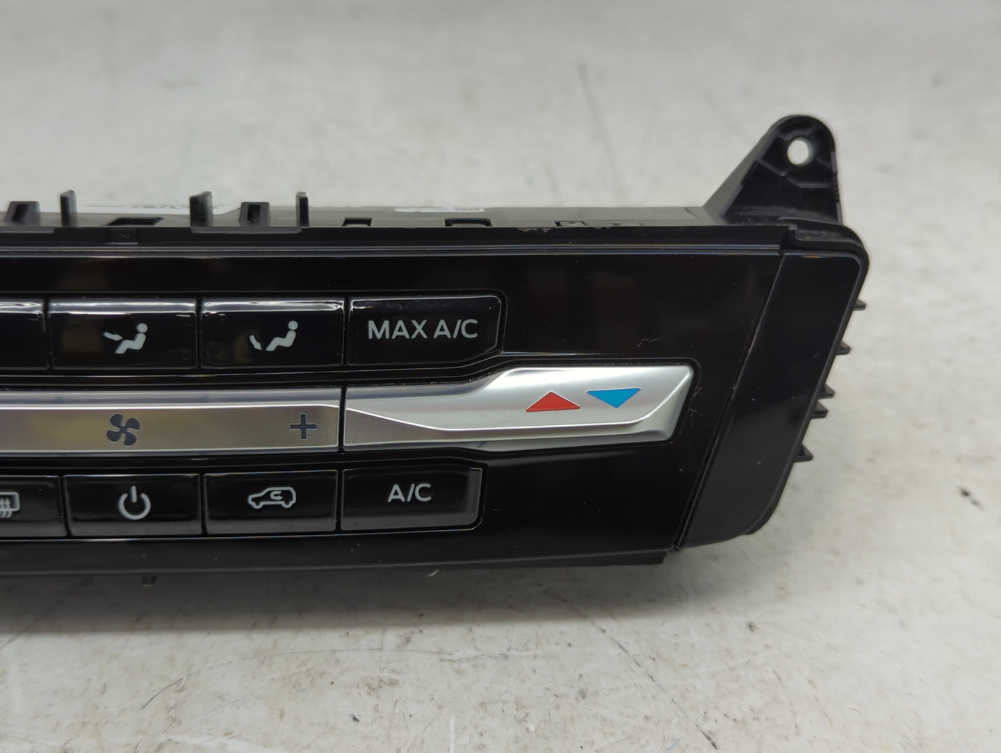2023 Ford Explorer Climate Control Module Temperature AC/Heater Replacement P/N:NB5T-18C612-HB Fits OEM Used Auto Parts - Oe