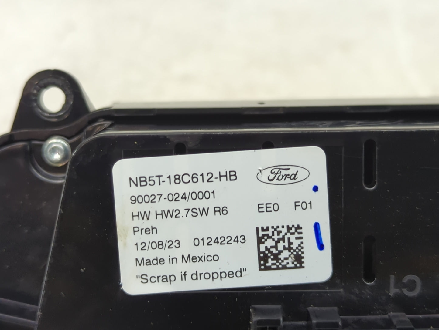 2023 Ford Explorer Climate Control Module Temperature AC/Heater Replacement P/N:NB5T-18C612-HB Fits OEM Used Auto Parts - Oe