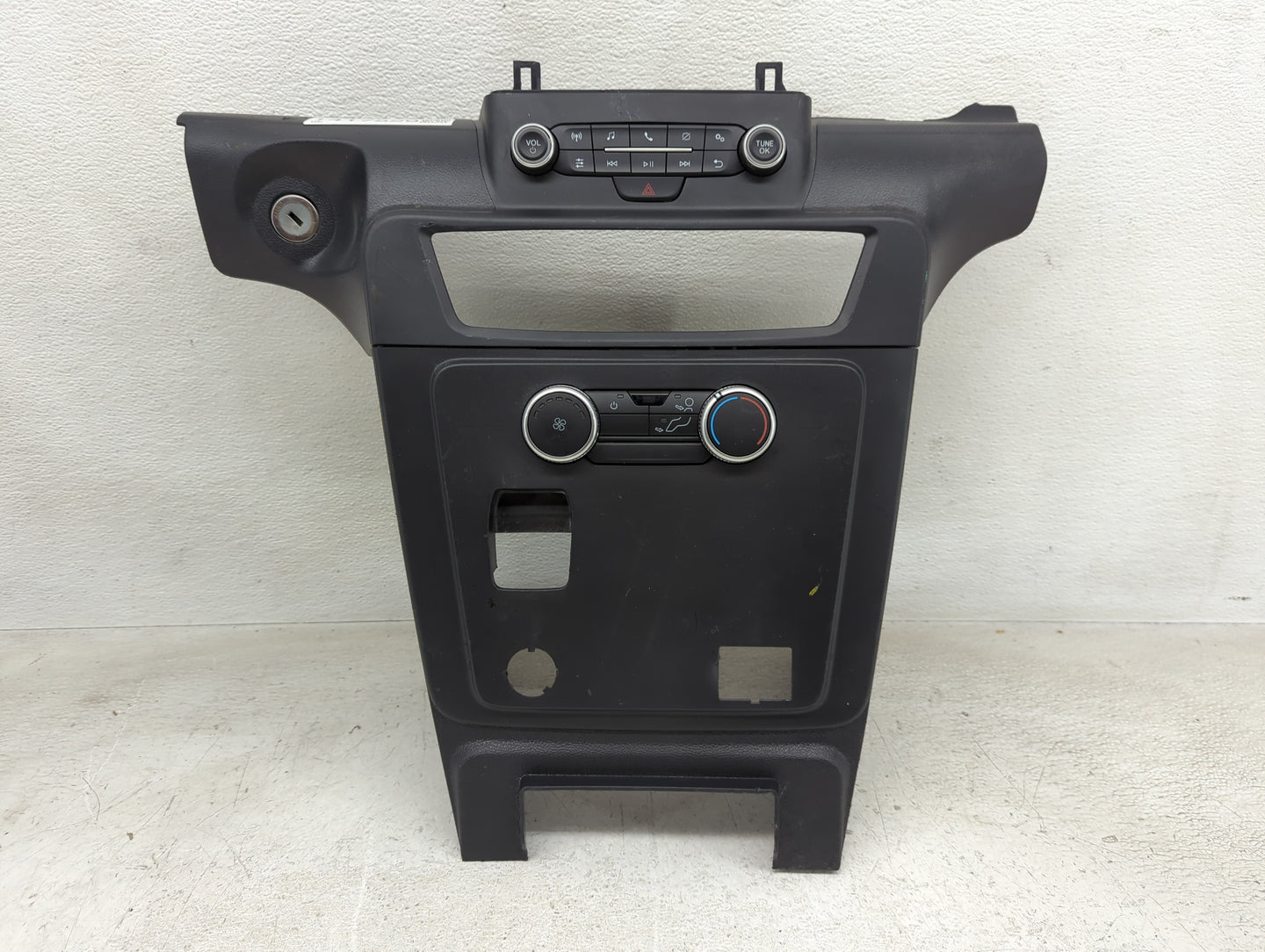 2023 Ford Explorer Radio Control Panel - Oemusedautoparts1.com