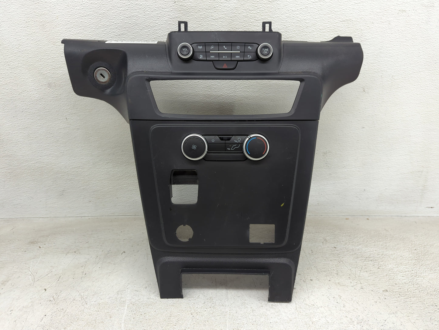 2023 Ford Explorer Radio Control Panel - Oemusedautoparts1.com