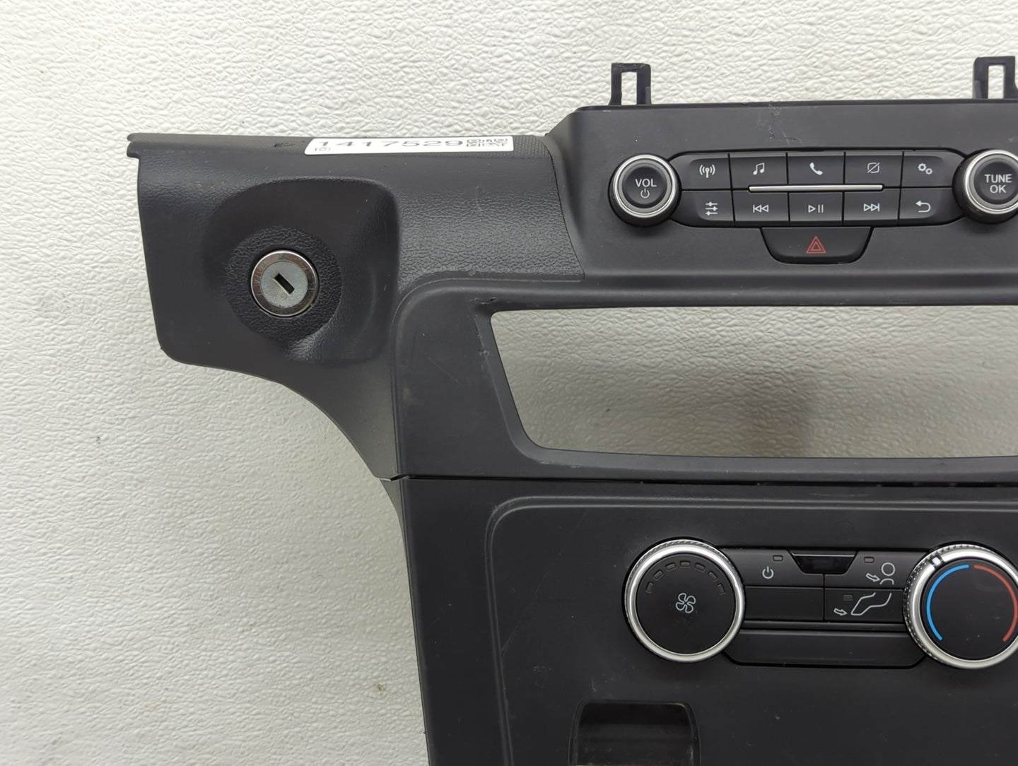 2023 Ford Explorer Radio Control Panel - Oemusedautoparts1.com