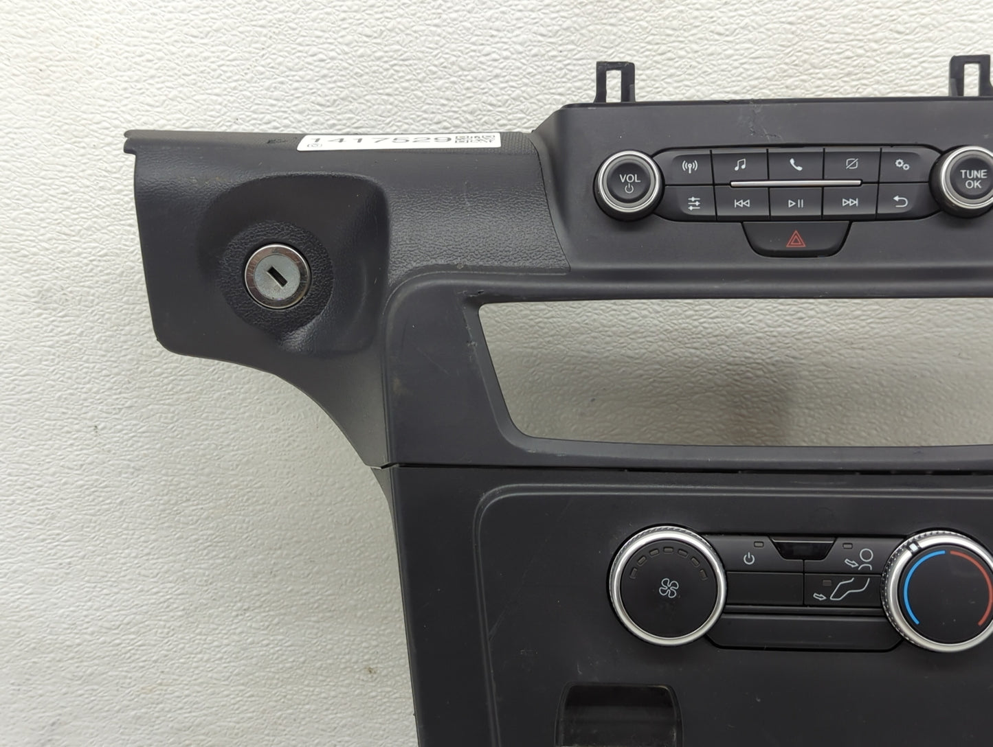2023 Ford Explorer Radio Control Panel - Oemusedautoparts1.com