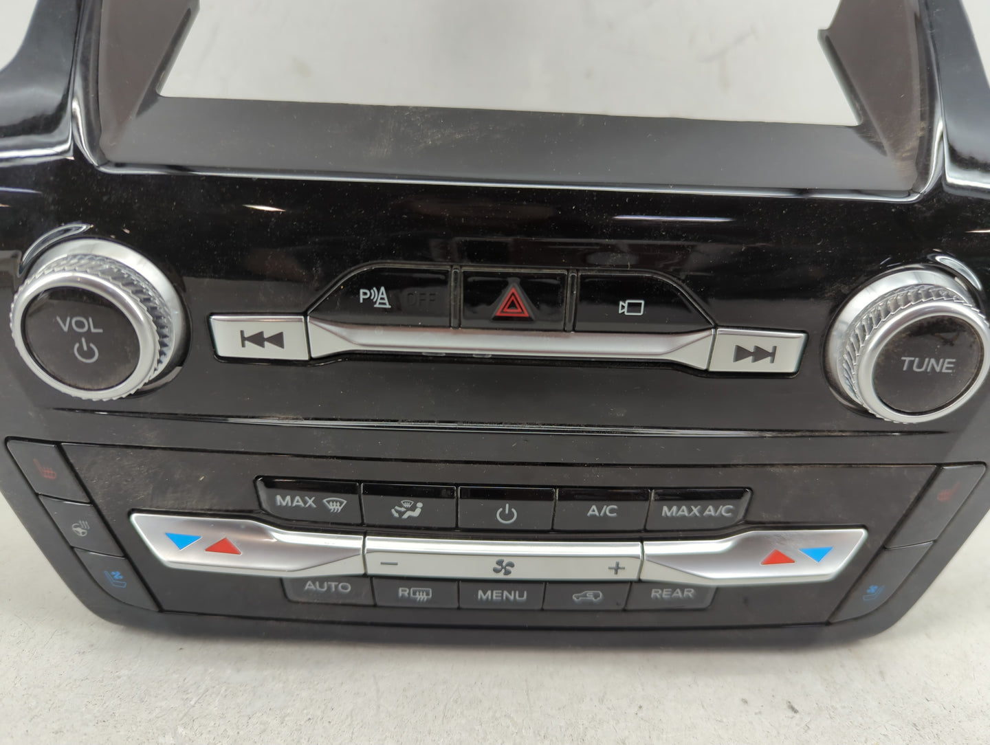 2023 Ford Explorer Climate Control Module Temperature AC/Heater Replacement P/N:LB5T-18K811-CK Fits OEM Used Auto Parts - Oe