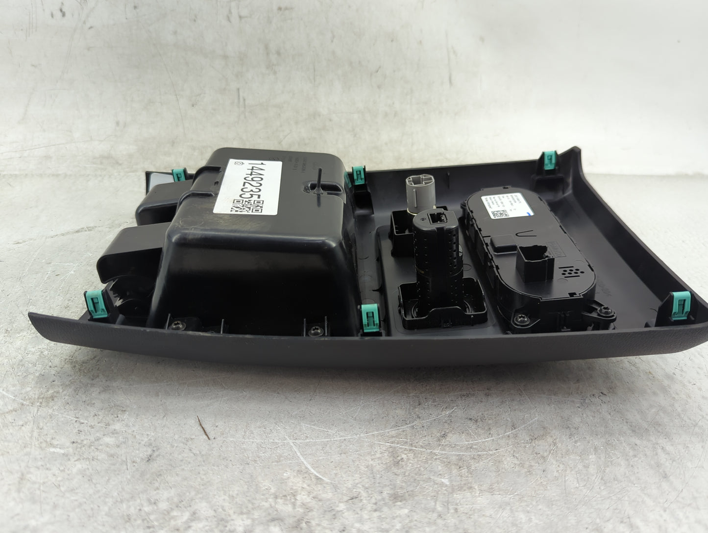 2023 Ford Explorer Climate Control Module Temperature AC/Heater Replacement Fits OEM Used Auto Parts - Oemusedautoparts1.com