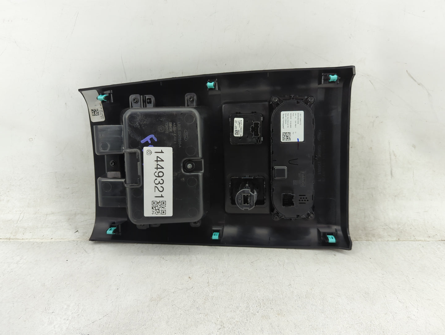 2023 Ford Explorer Climate Control Module Temperature AC/Heater Replacement P/N:LB5T-19980-FG Fits OEM Used Auto Parts - Oem
