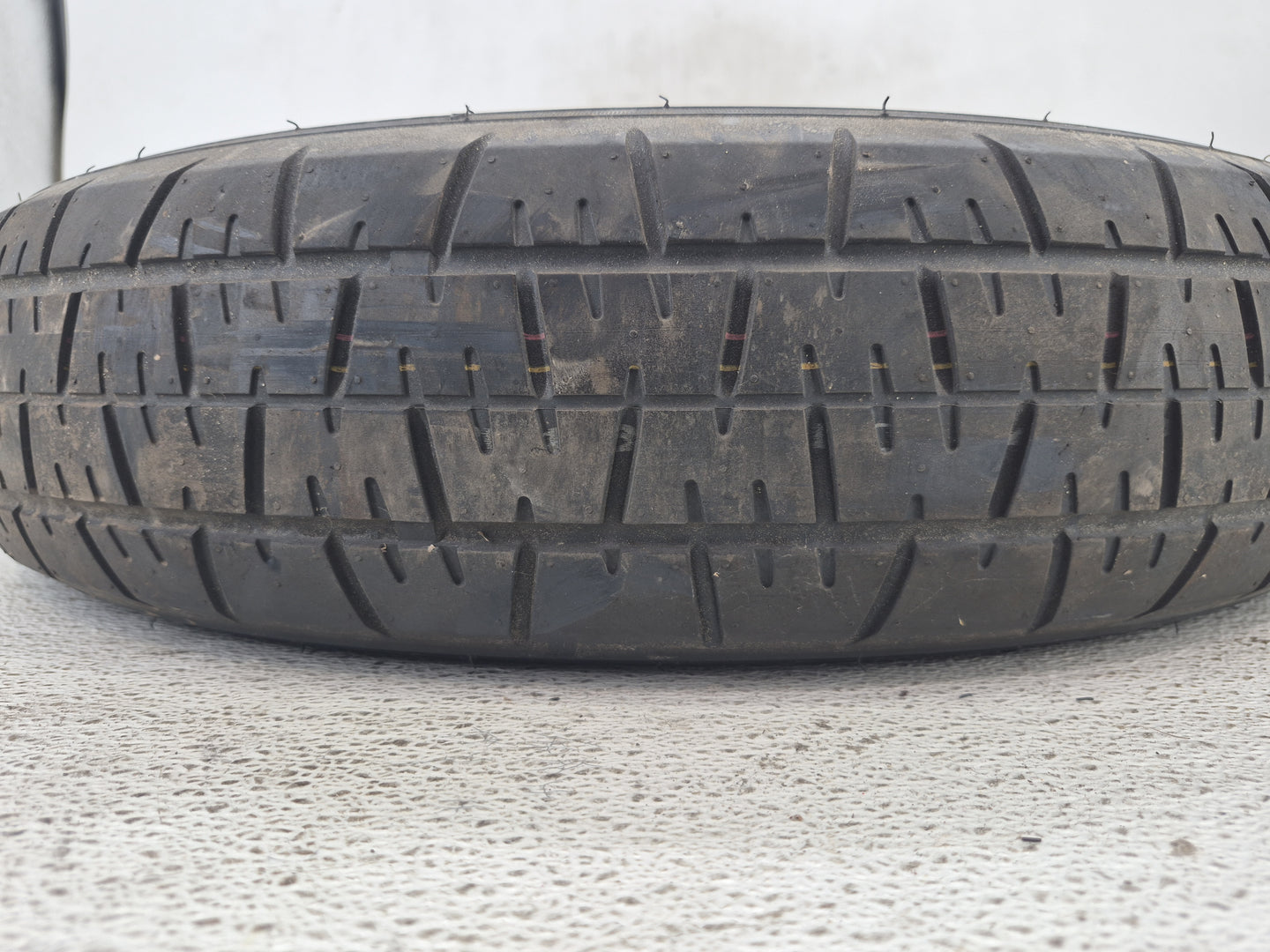 Ford Explorer Spare Donut Tire Wheel Rim Oem 1461761 - Oemusedautoparts1.com