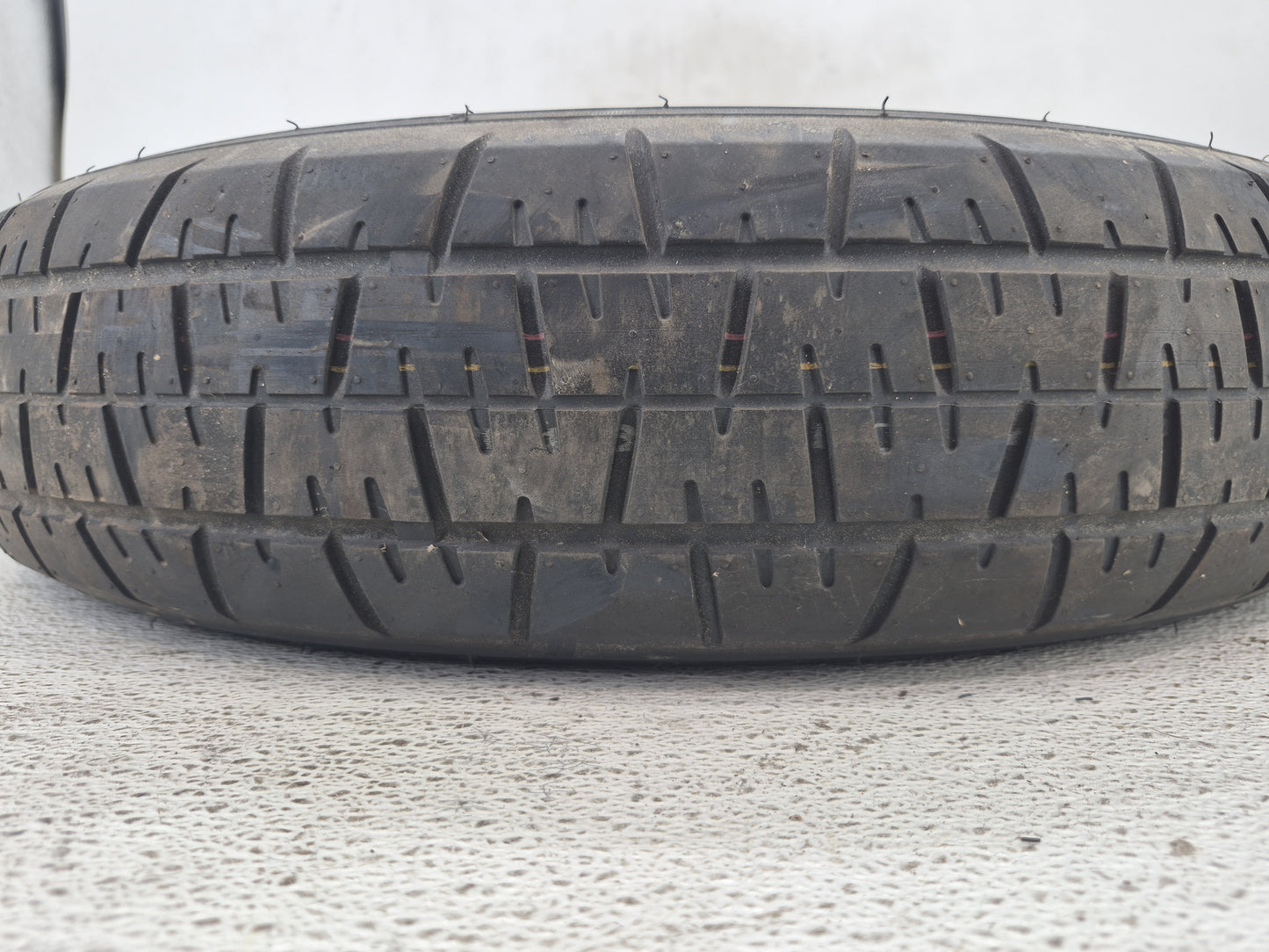 Ford Explorer Spare Donut Tire Wheel Rim Oem 1461761 - Oemusedautoparts1.com