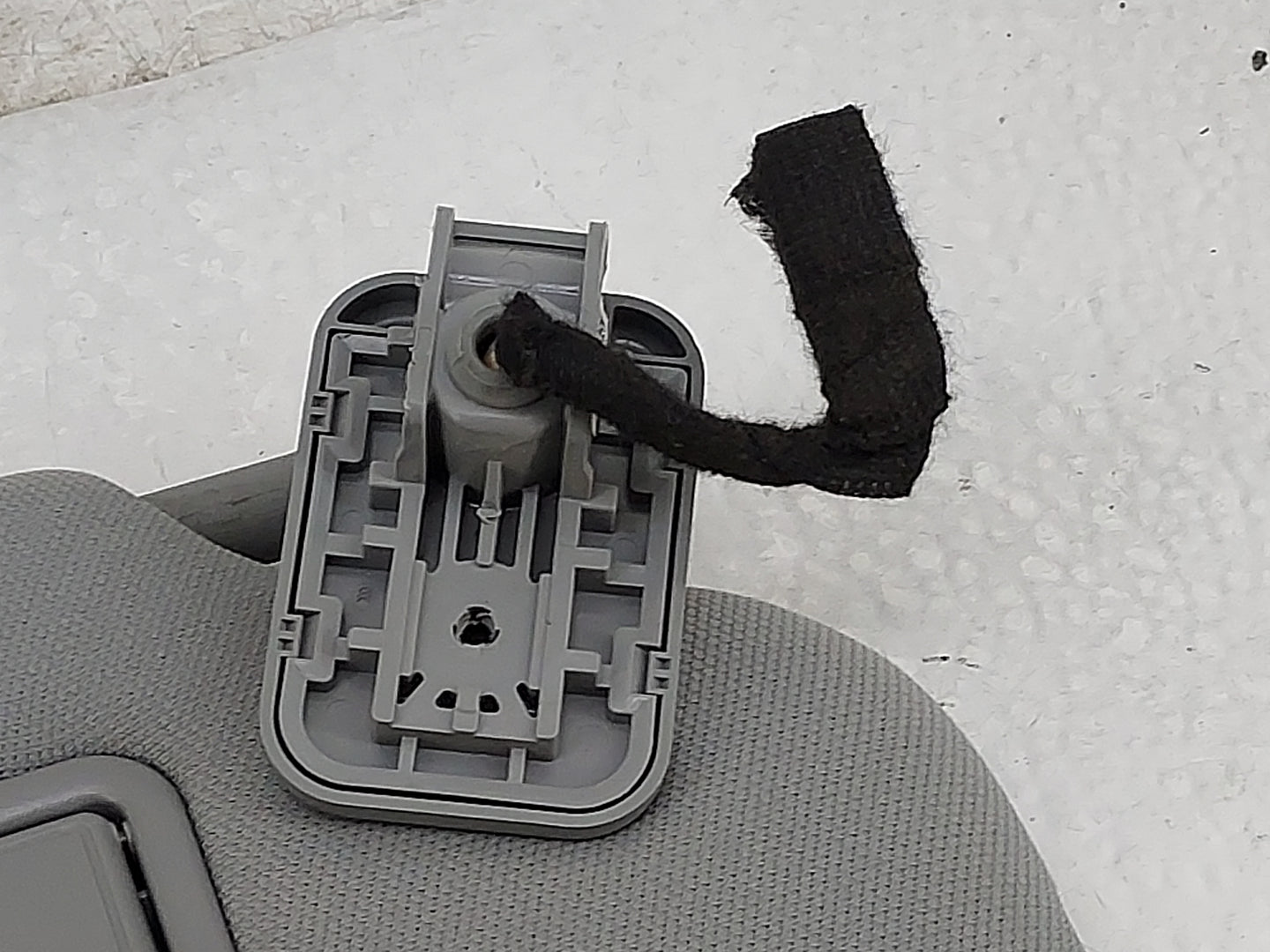 2023 Ford Explorer Sun Visor Shade Replacement Passenger Right Mirror Fits OEM Used Auto Parts - Oemusedautoparts1.com