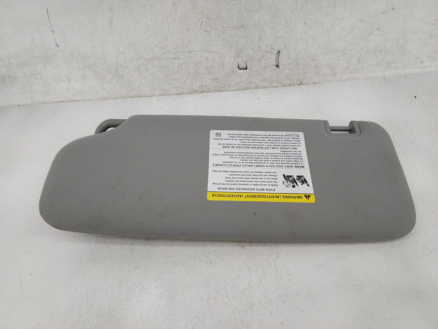 2023 Ford Explorer Sun Visor Shade Replacement Passenger Right Mirror Fits OEM Used Auto Parts - Oemusedautoparts1.com