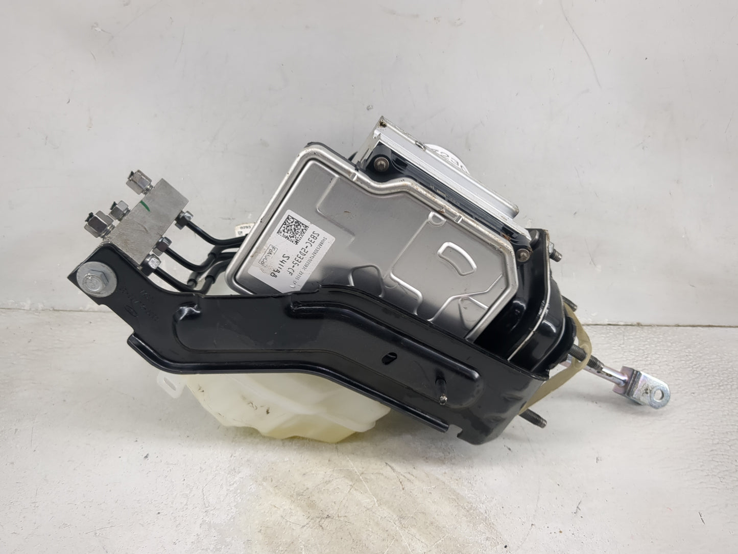 2023 Ford Explorer ABS Pump Control Module Replacement P/N:SB3C-2D335-CF 0265024434, SB3C-2D335-SV1A8 Fits OEM Used Auto Par