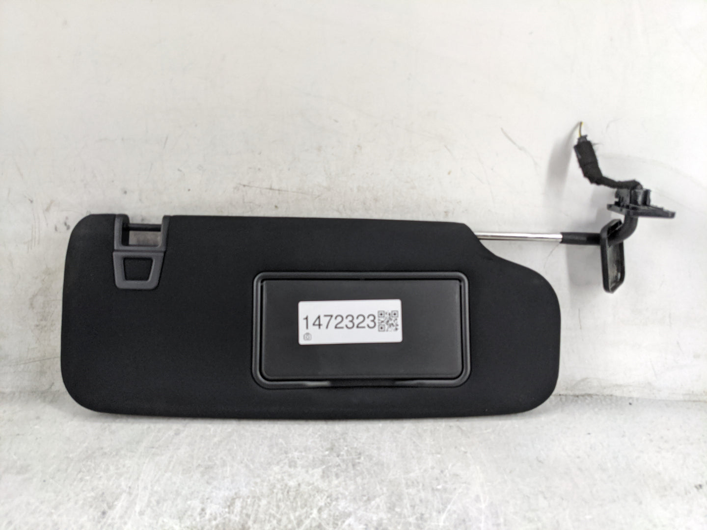 2023 Ford Explorer Sun Visor Shade Replacement Passenger Right Mirror Fits OEM Used Auto Parts - Oemusedautoparts1.com