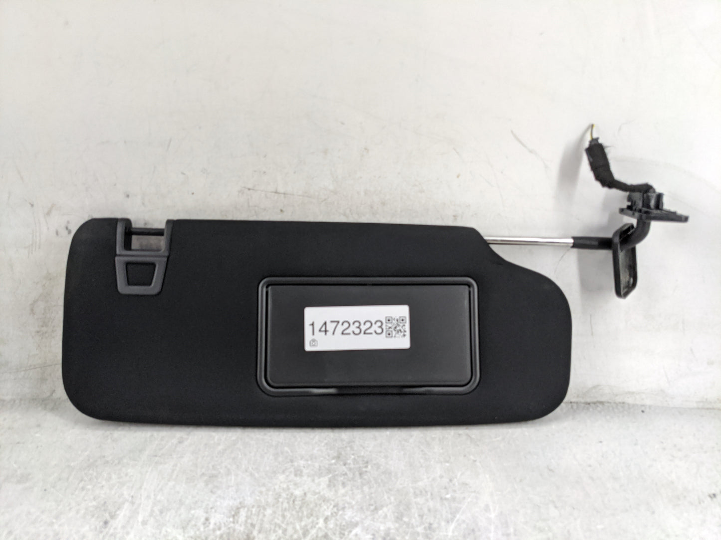 2023 Ford Explorer Sun Visor Shade Replacement Passenger Right Mirror Fits OEM Used Auto Parts - Oemusedautoparts1.com