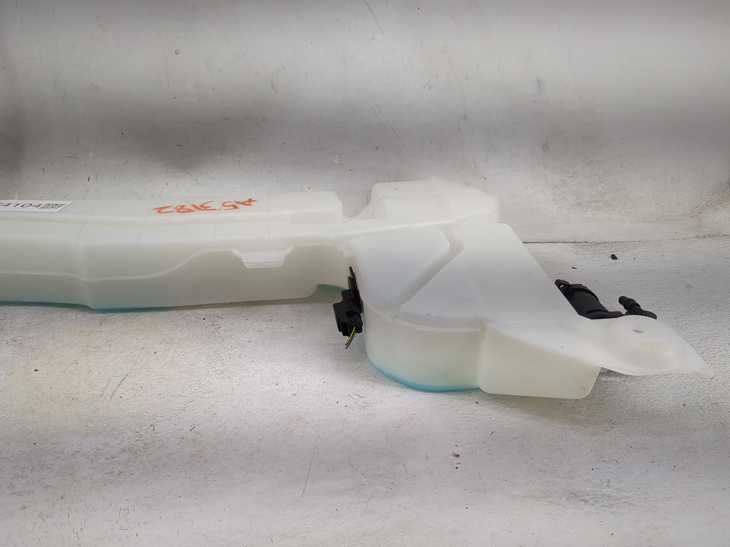 2023 Ford Explorer Windshield Washer Fluid Reservoir Bottle Oem - Oemusedautoparts1.com