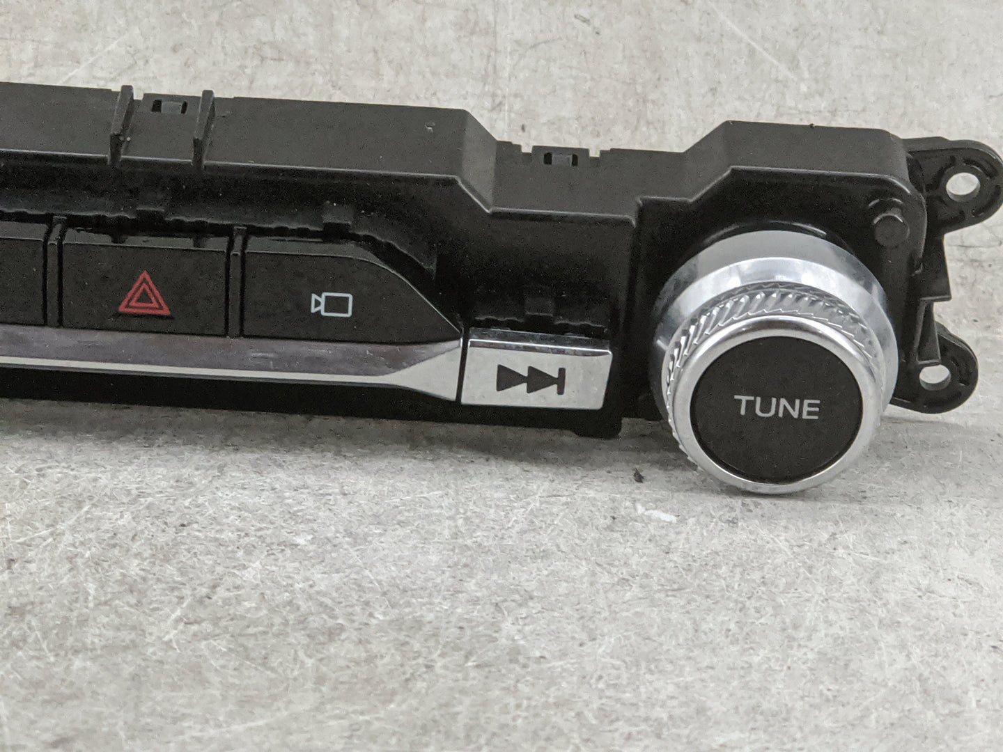 2023 Ford Explorer Radio Control Panel 1476374 - Oemusedautoparts1.com