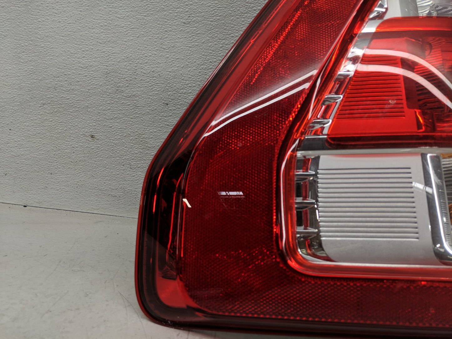 2021-2022 Ford F-150 Tail Light Assembly Passenger Right OEM P/N:ML34-13BB504-AE Fits Fits 2021 2022 OEM Used Auto Parts - O