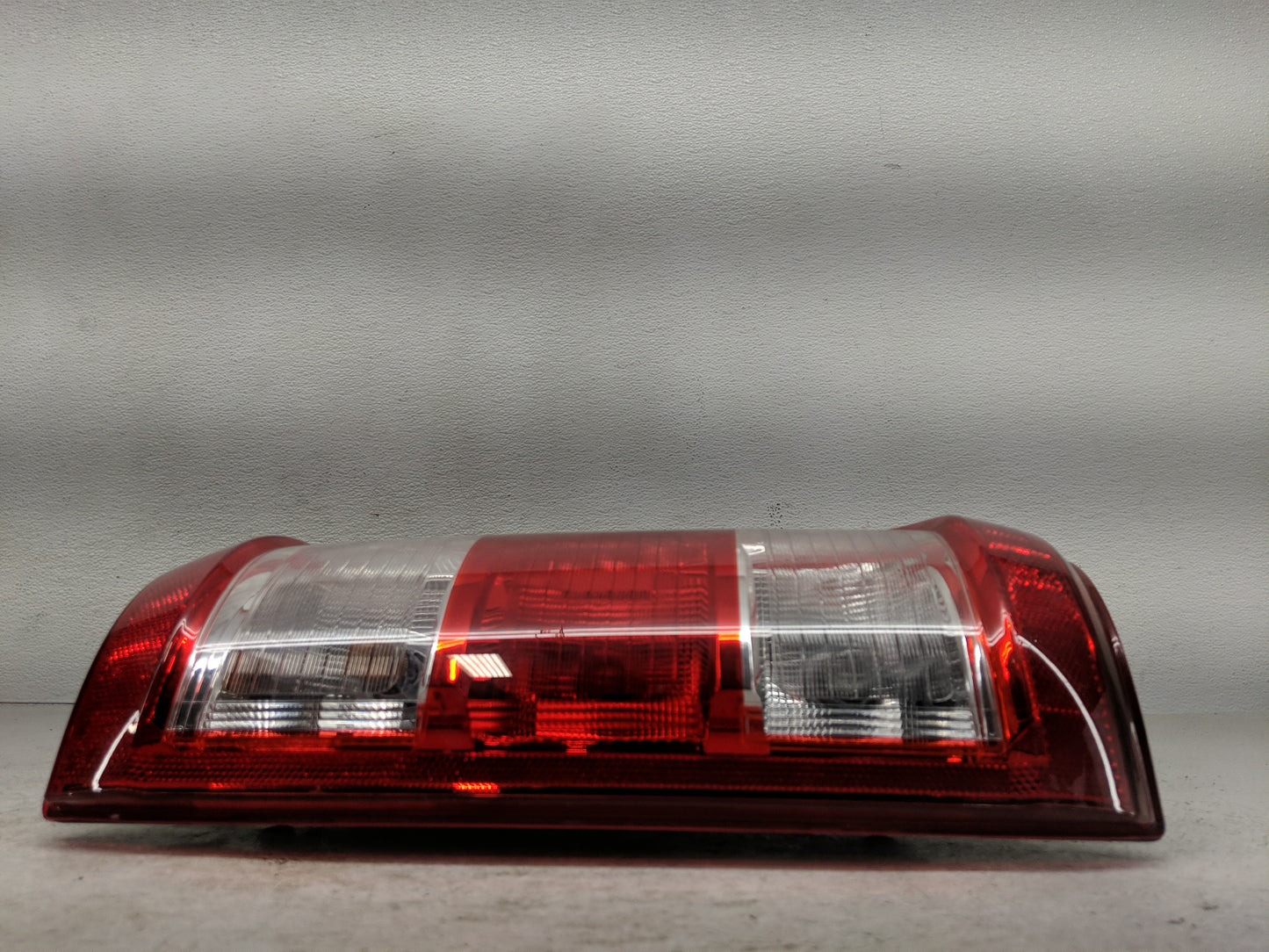 2021-2022 Ford F-150 Tail Light Assembly Passenger Right OEM P/N:ML34-13BB504-AE Fits Fits 2021 2022 OEM Used Auto Parts - O