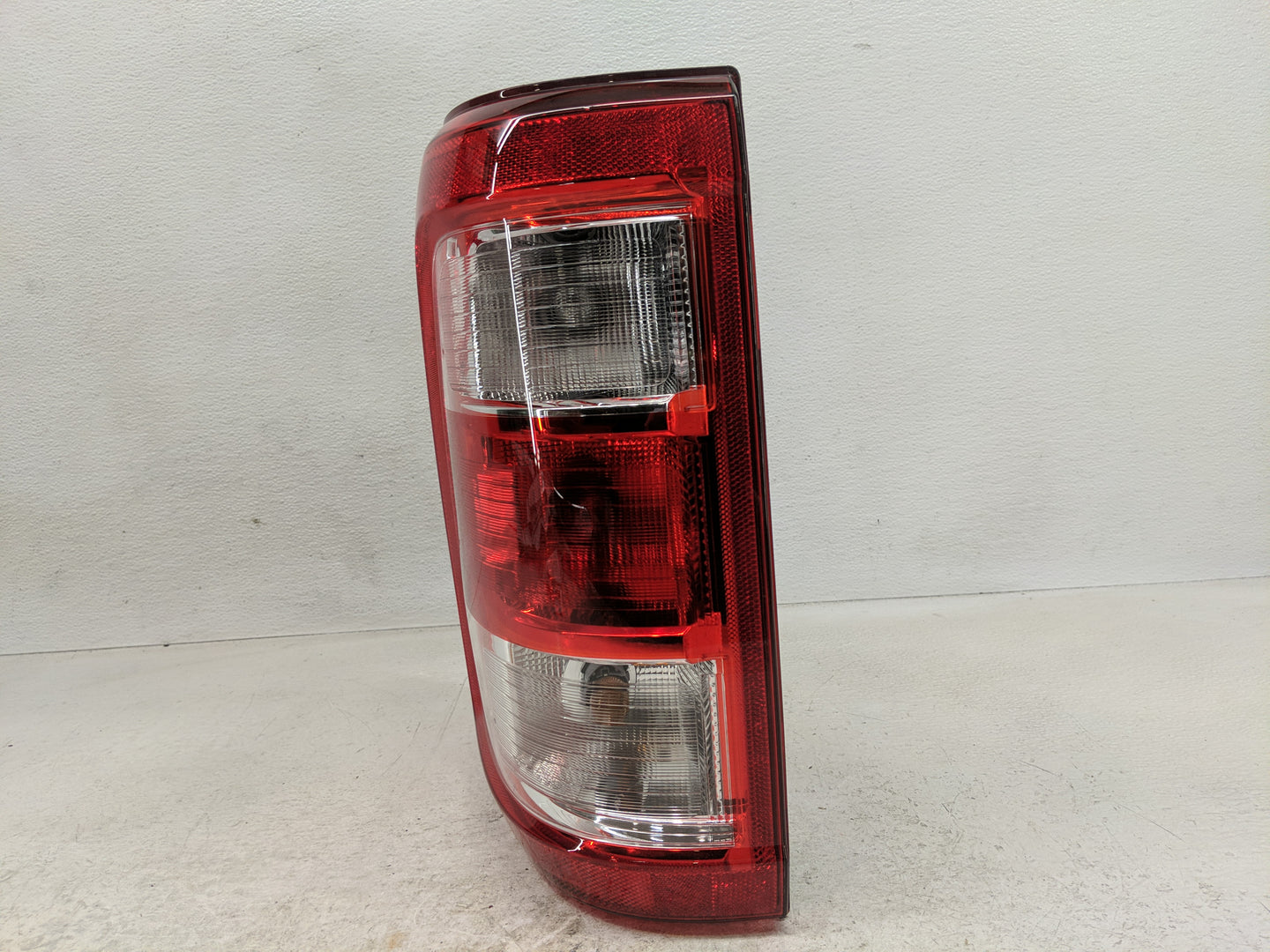 2021-2022 Ford F-150 Tail Light Assembly Passenger Right OEM P/N:ML34-13BB504-AE Fits Fits 2021 2022 OEM Used Auto Parts - O