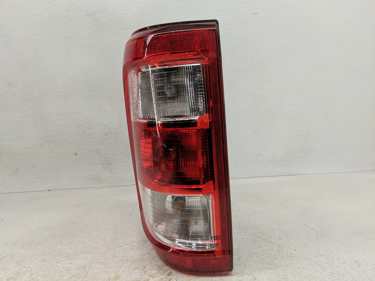 2021-2022 Ford F-150 Tail Light Assembly Passenger Right OEM P/N:ML34-13BB504-AE Fits Fits 2021 2022 OEM Used Auto Parts - O