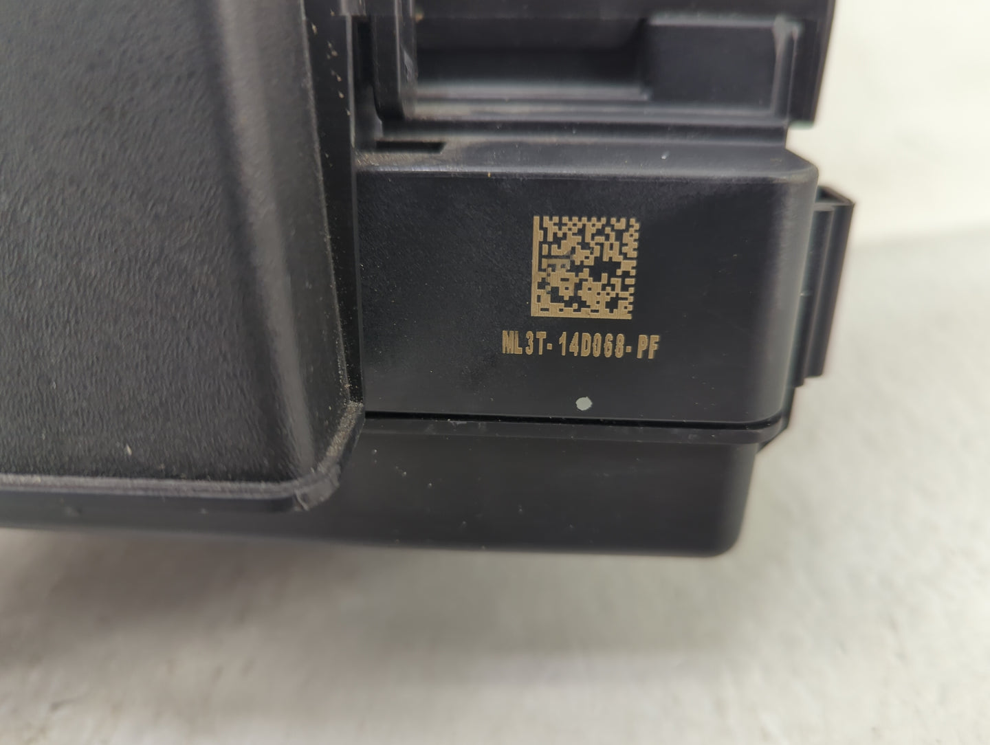 2021-2022 Ford F-150 Fusebox Fuse Box Panel Relay Module P/N:ML3T-14D068-PF Fits Fits 2021 2022 OEM Used Auto Parts - Oemuse