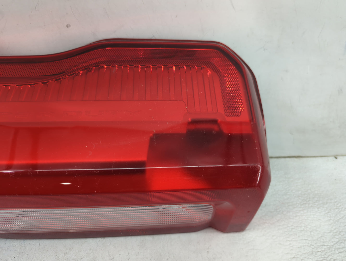 2023 Ford F-250 Super Duty Tail Light Assembly Driver Left OEM P/N:PC3B13B505AF PC3B-13B505-AF Fits OEM Used Auto Parts - Oe