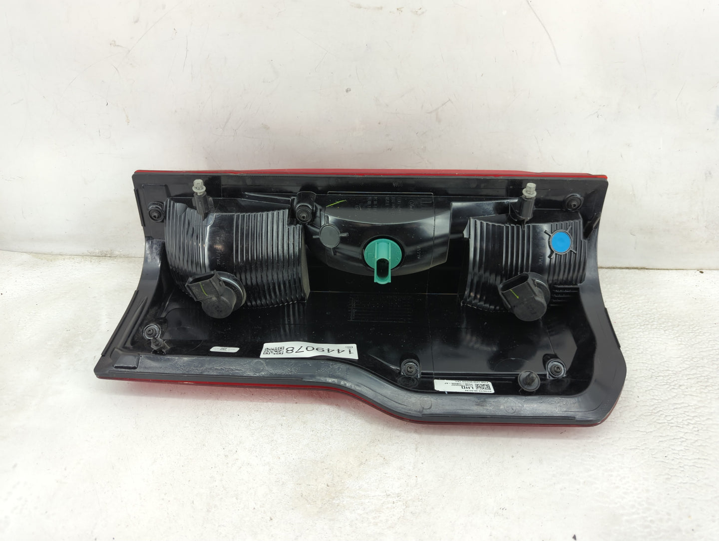 2023 Ford F-250 Super Duty Tail Light Assembly Driver Left OEM P/N:PC3B13B505AF PC3B-13B505-AF Fits OEM Used Auto Parts - Oe