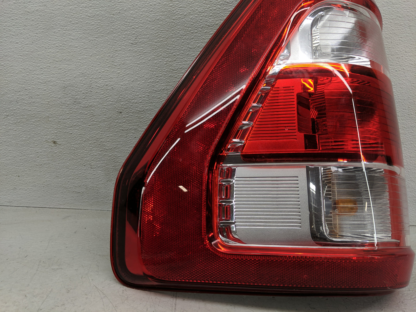 2023 Ford F150 Tail Light Assembly Passenger Right OEM P/N:ML34-13B504-AE ML3413B504AE Fits Fits 2021 2022 OEM Used Auto Par