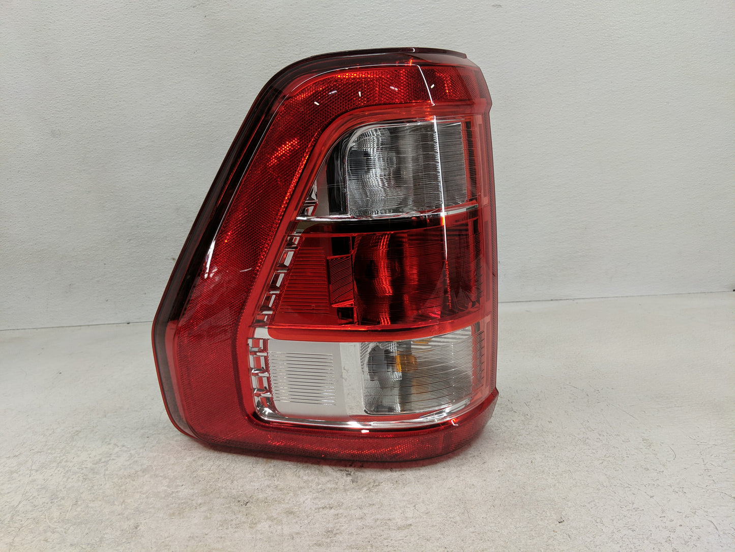 2023 Ford F150 Tail Light Assembly Passenger Right OEM P/N:ML34-13B504-AE Fits Fits 2021 2022 OEM Used Auto Parts - Oemuseda