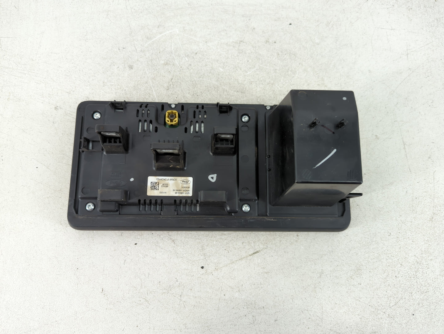2023 Ford Maverick Radio AM FM Cd Player Receiver Replacement P/N:NZ6T-18B955-NE Fits OEM Used Auto Parts - Oemusedautoparts