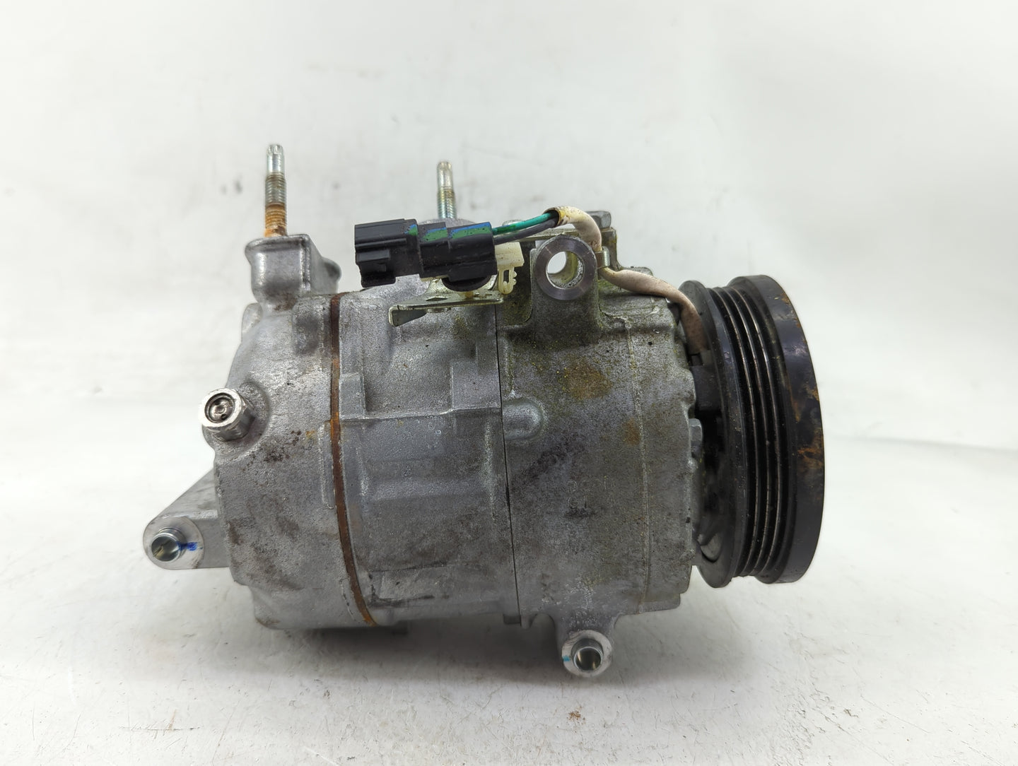Ford Maverick Air Conditioning A/c Ac Compressor Oem - Oemusedautoparts1.com