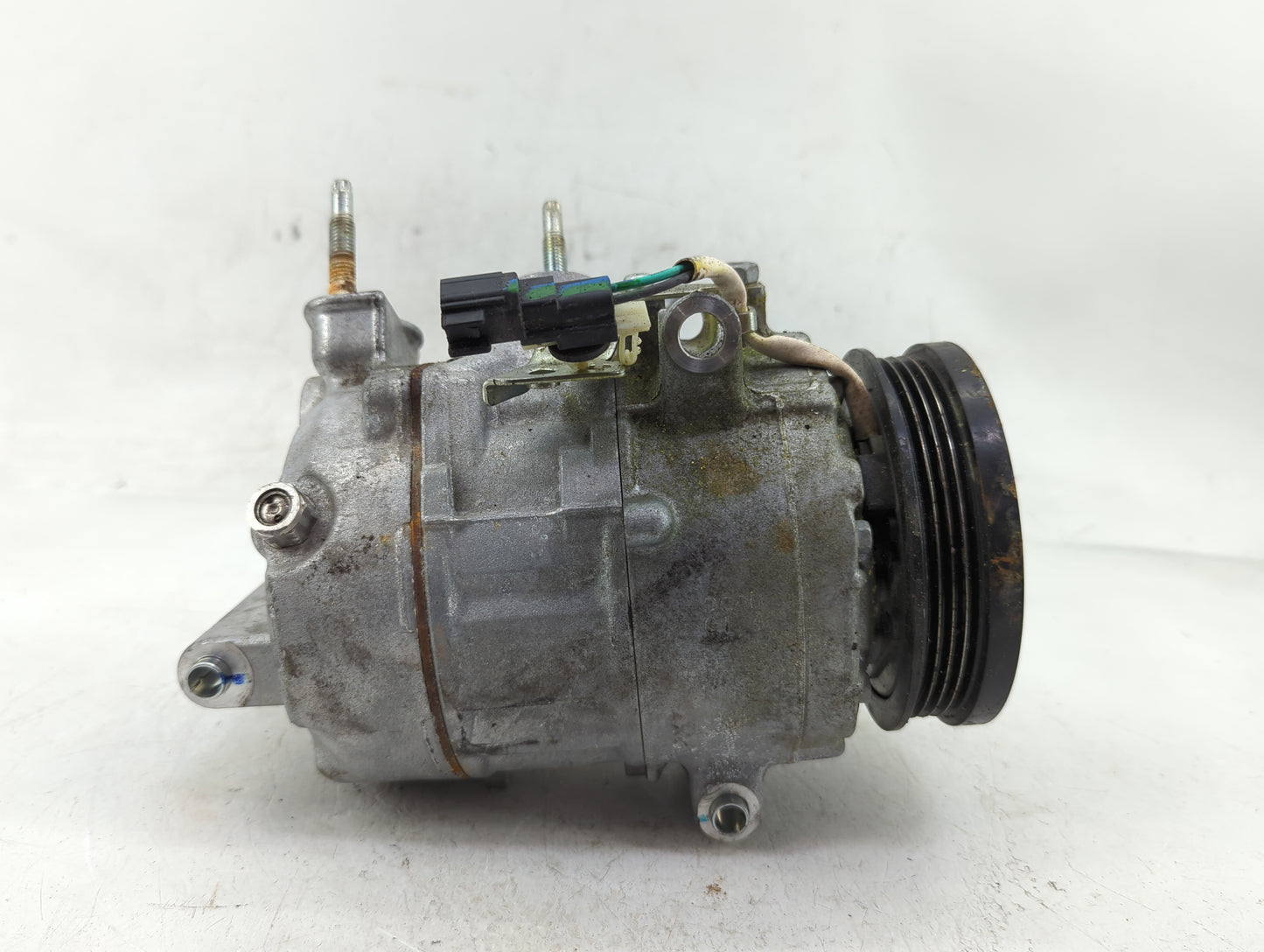 Ford Maverick Air Conditioning A/c Ac Compressor Oem - Oemusedautoparts1.com