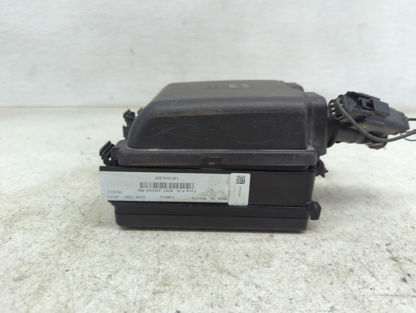 2023 Ford Maverick Fusebox Fuse Box Panel Relay Module P/N:NZ6T-14D068-MBC 14F000LQ9F Fits OEM Used Auto Parts - Oemusedauto