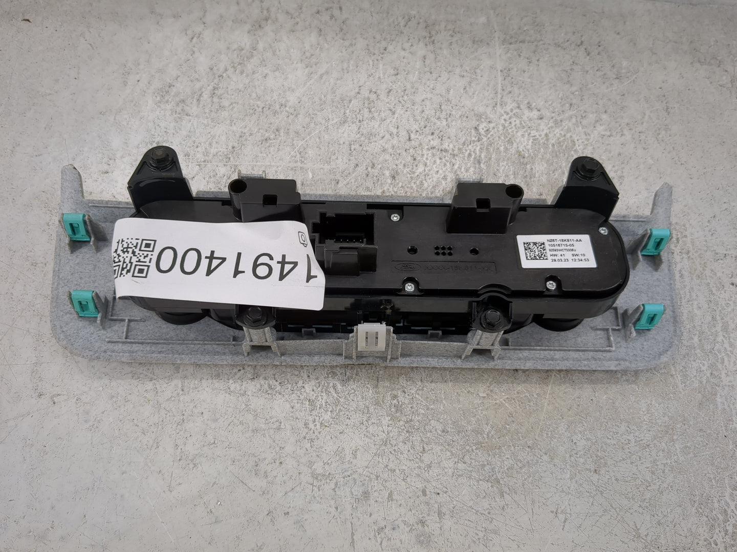 2023 Ford Maverick Radio AM FM Cd Player Receiver Replacement P/N:NZ6T-18K811-AA 10516715-05 Fits OEM Used Auto Parts - Oemu