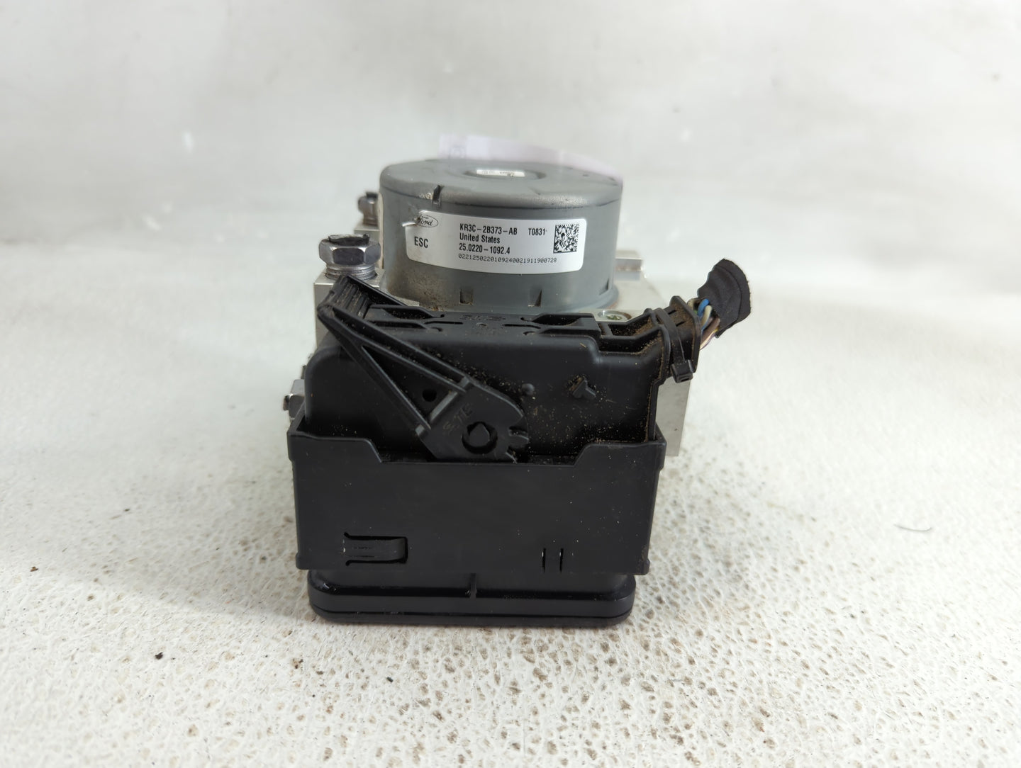 2019-2022 Ford Mustang ABS Pump Control Module Replacement P/N:KR3C-2B373-AB 28.5172-1703.3 Fits Fits 2019 2020 2021 2022 OE