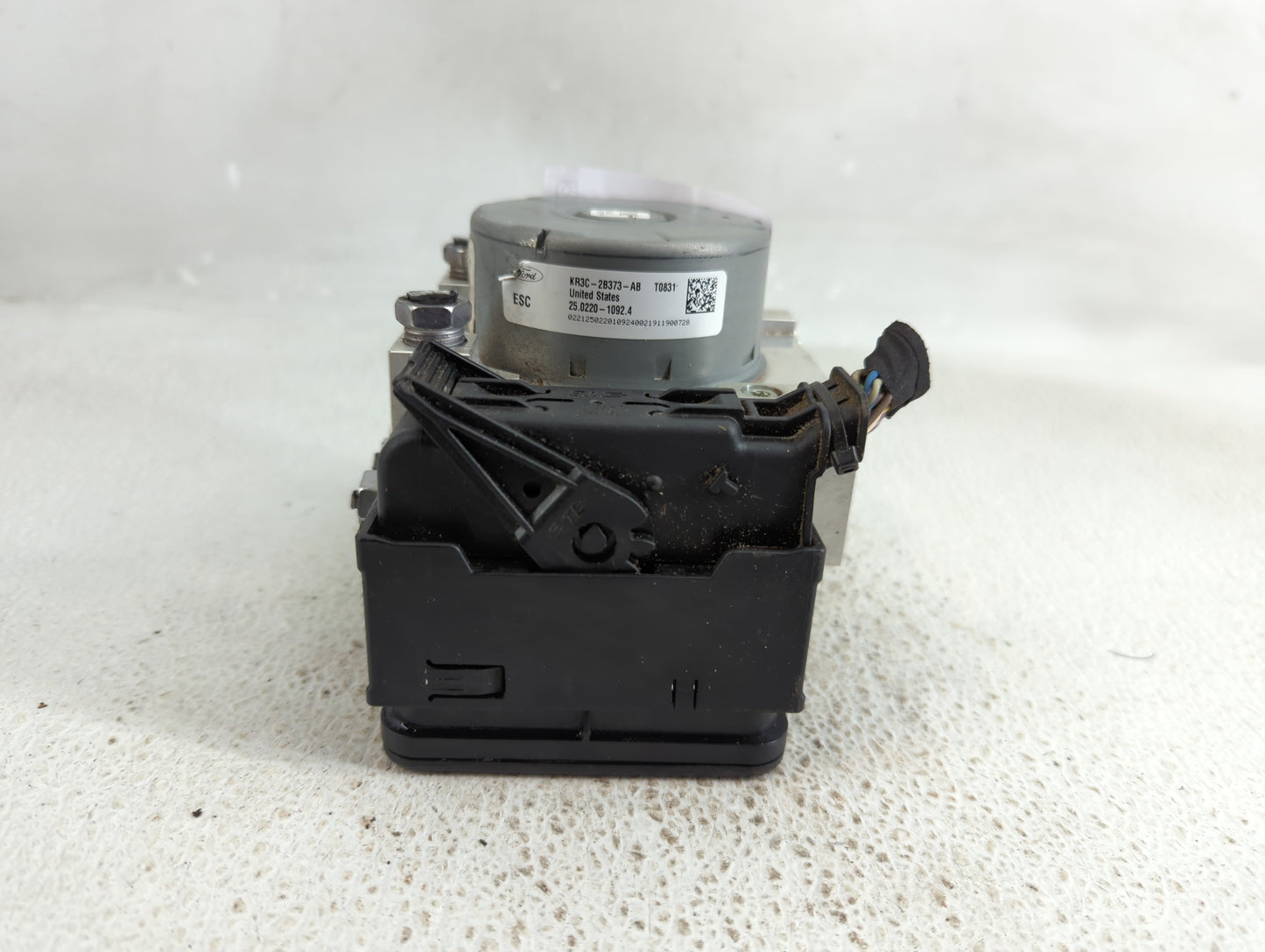 2019-2022 Ford Mustang ABS Pump Control Module Replacement P/N:KR3C-2B373-AB 28.5172-1703.3 Fits Fits 2019 2020 2021 2022 OE