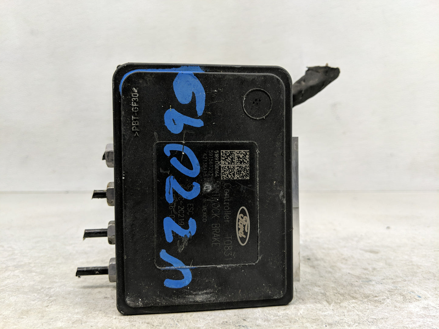 2019-2022 Ford Mustang ABS Pump Control Module Replacement P/N:KR3C-2B373-AB 28.5172-1703.3 Fits Fits 2019 2020 2021 2022 OE