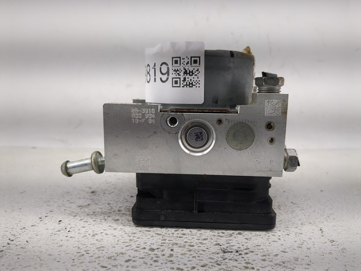 2019-2022 Ford Mustang ABS Pump Control Module Replacement P/N:MR3C-2B373-DA KR3C-2B373-AB Fits Fits 2019 2020 2021 2022 OEM