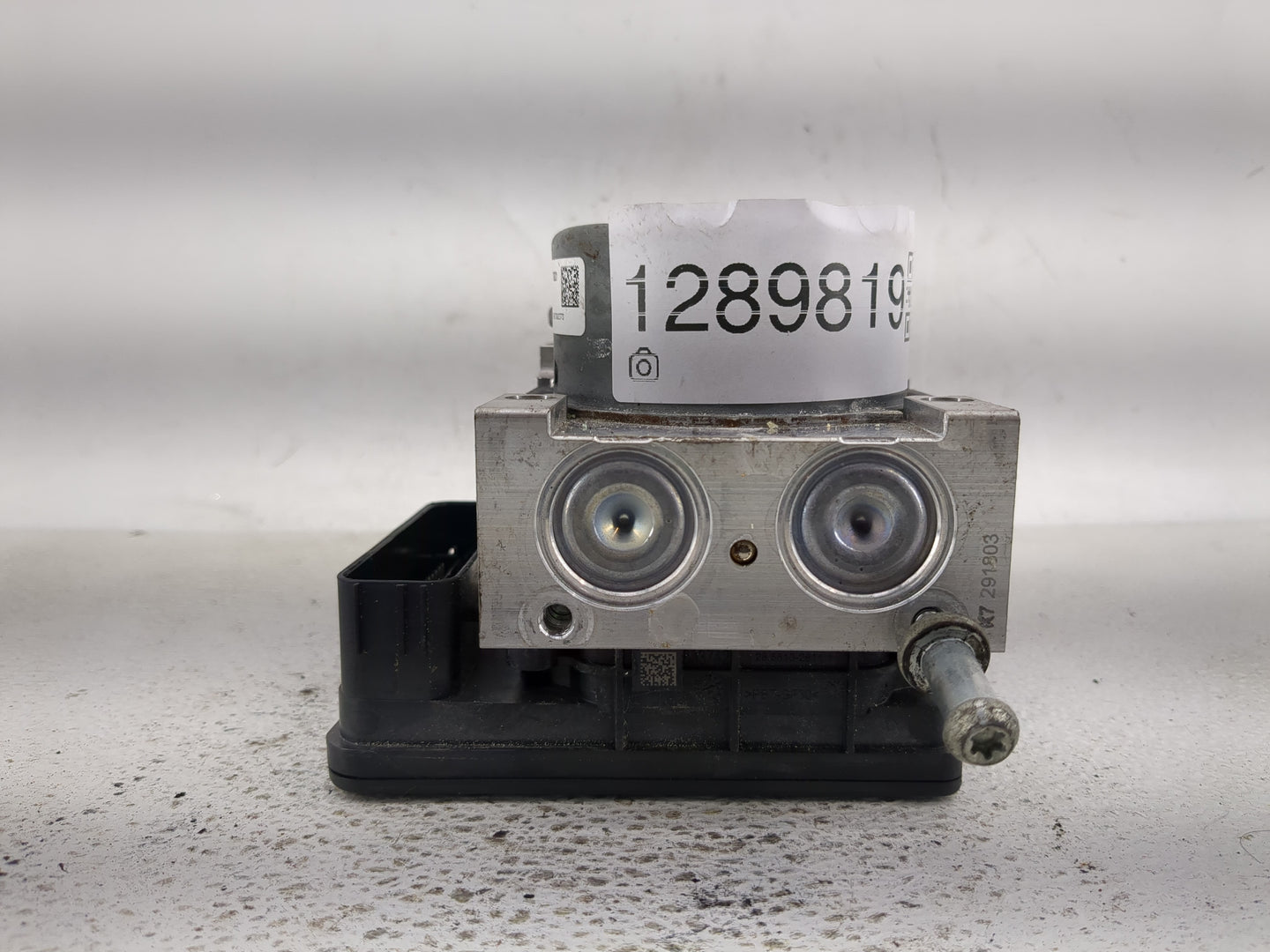 2019-2022 Ford Mustang ABS Pump Control Module Replacement P/N:MR3C-2B373-DA KR3C-2B373-AB Fits Fits 2019 2020 2021 2022 OEM