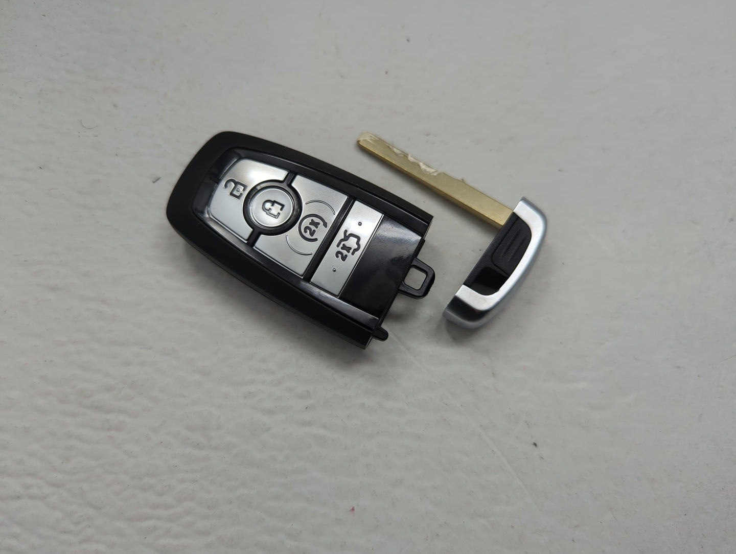 Ford Mustang Keyless Entry Remote Fob M3N-A3C108397 PR3T-15K601-CB 4 buttons - Oemusedautoparts1.com