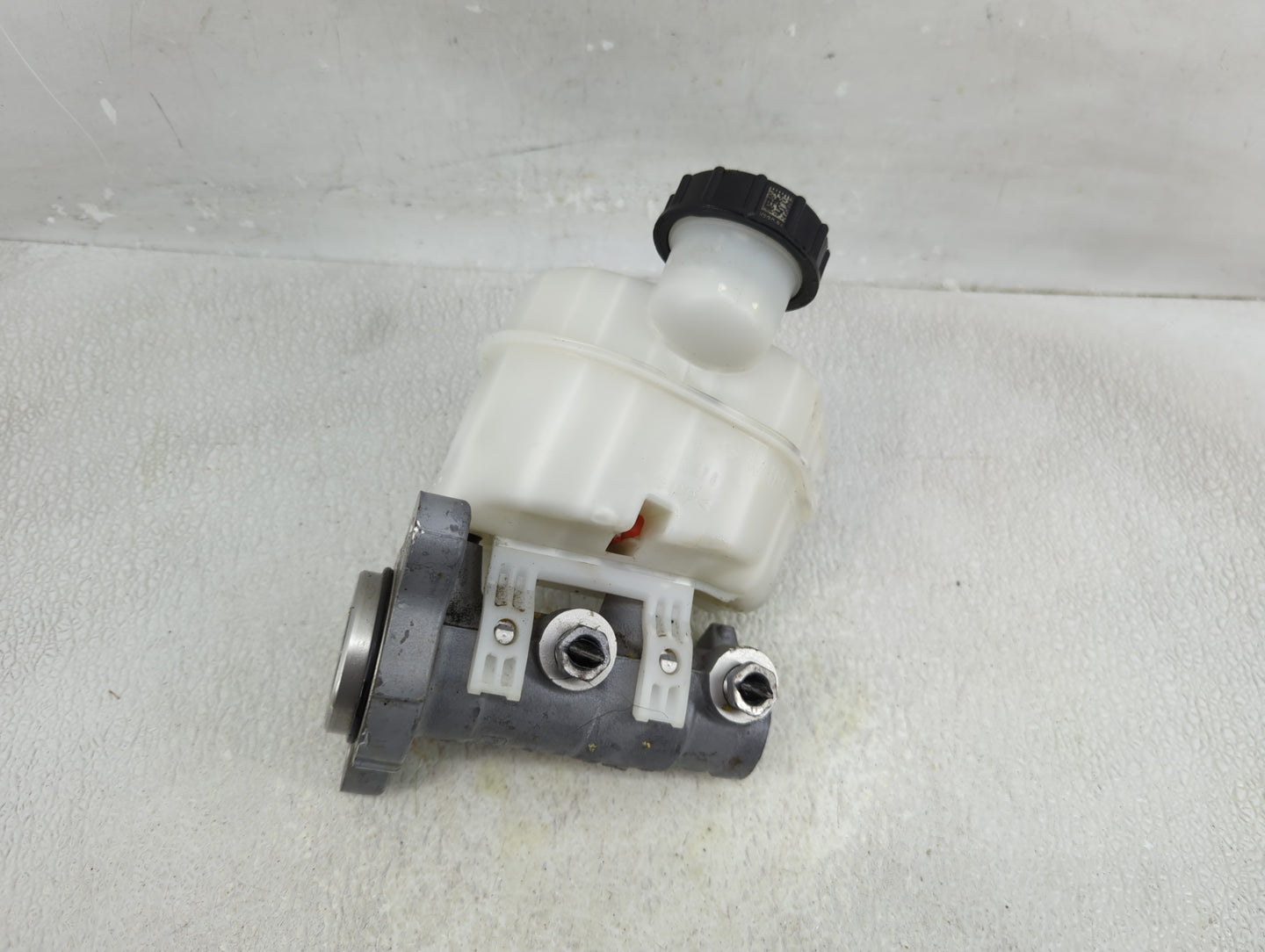 2015-2022 Ford Mustang Brake Master Cylinder - Oemusedautoparts1.com