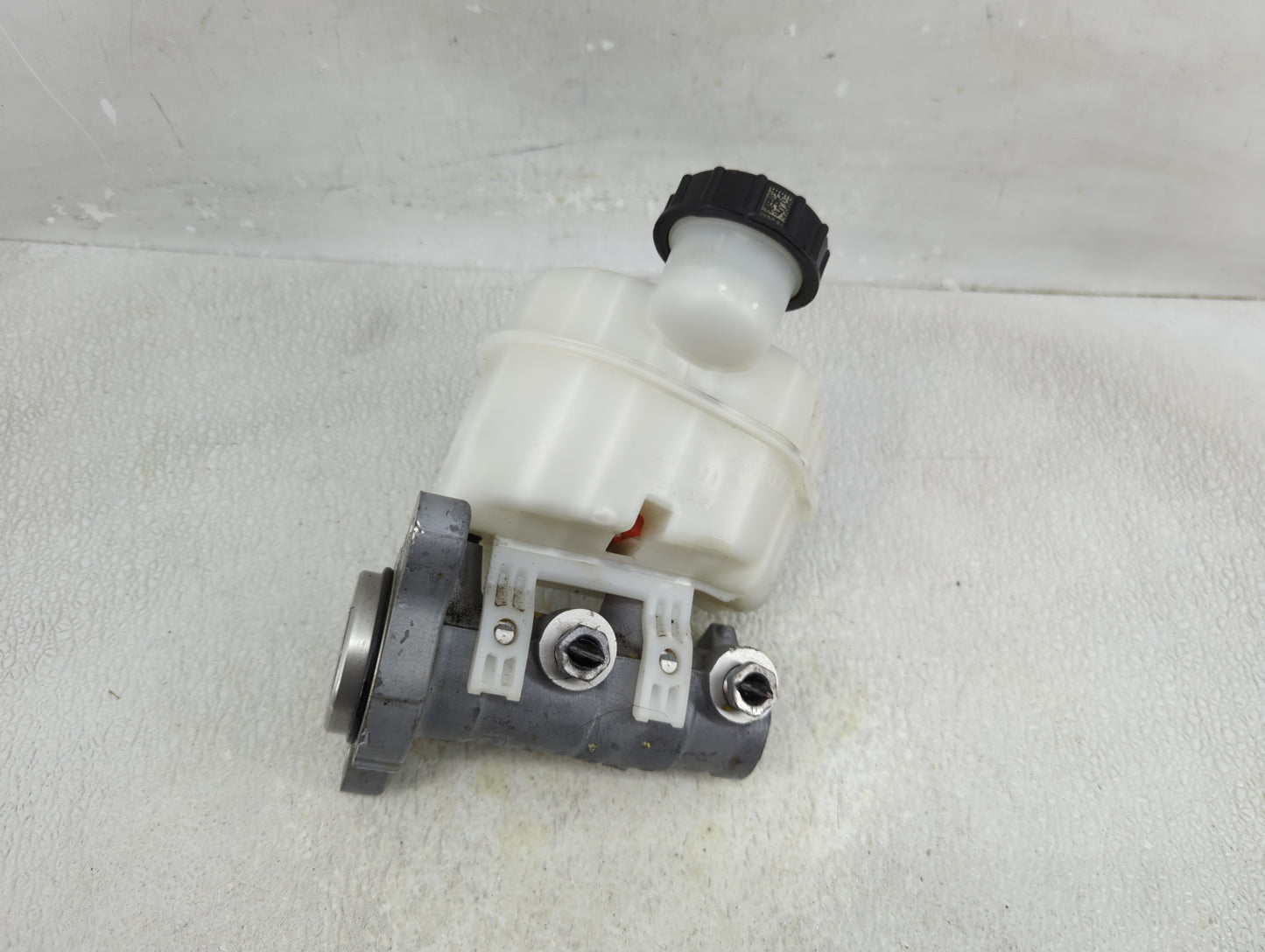 2015-2022 Ford Mustang Brake Master Cylinder - Oemusedautoparts1.com