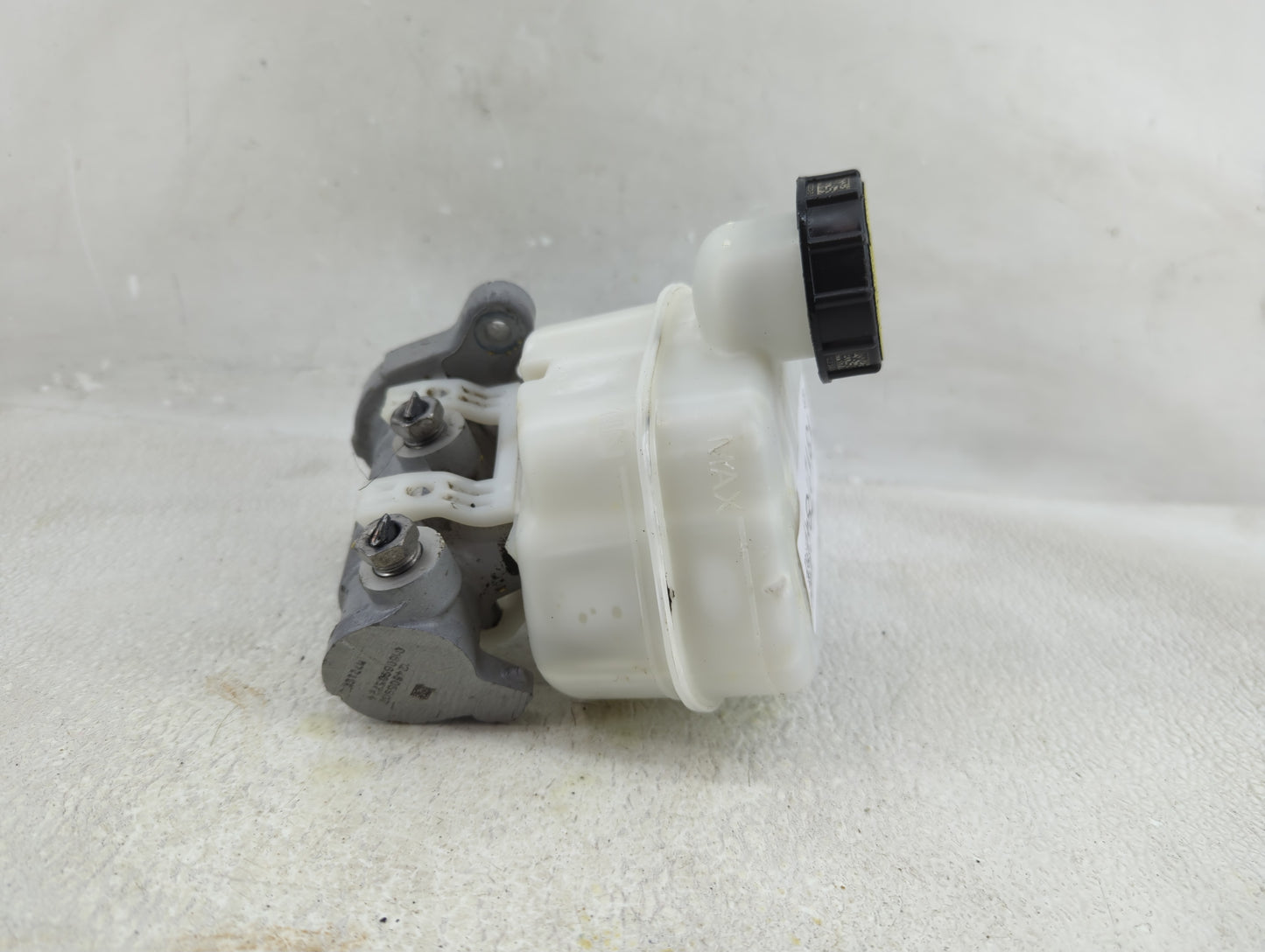 2015-2022 Ford Mustang Brake Master Cylinder - Oemusedautoparts1.com