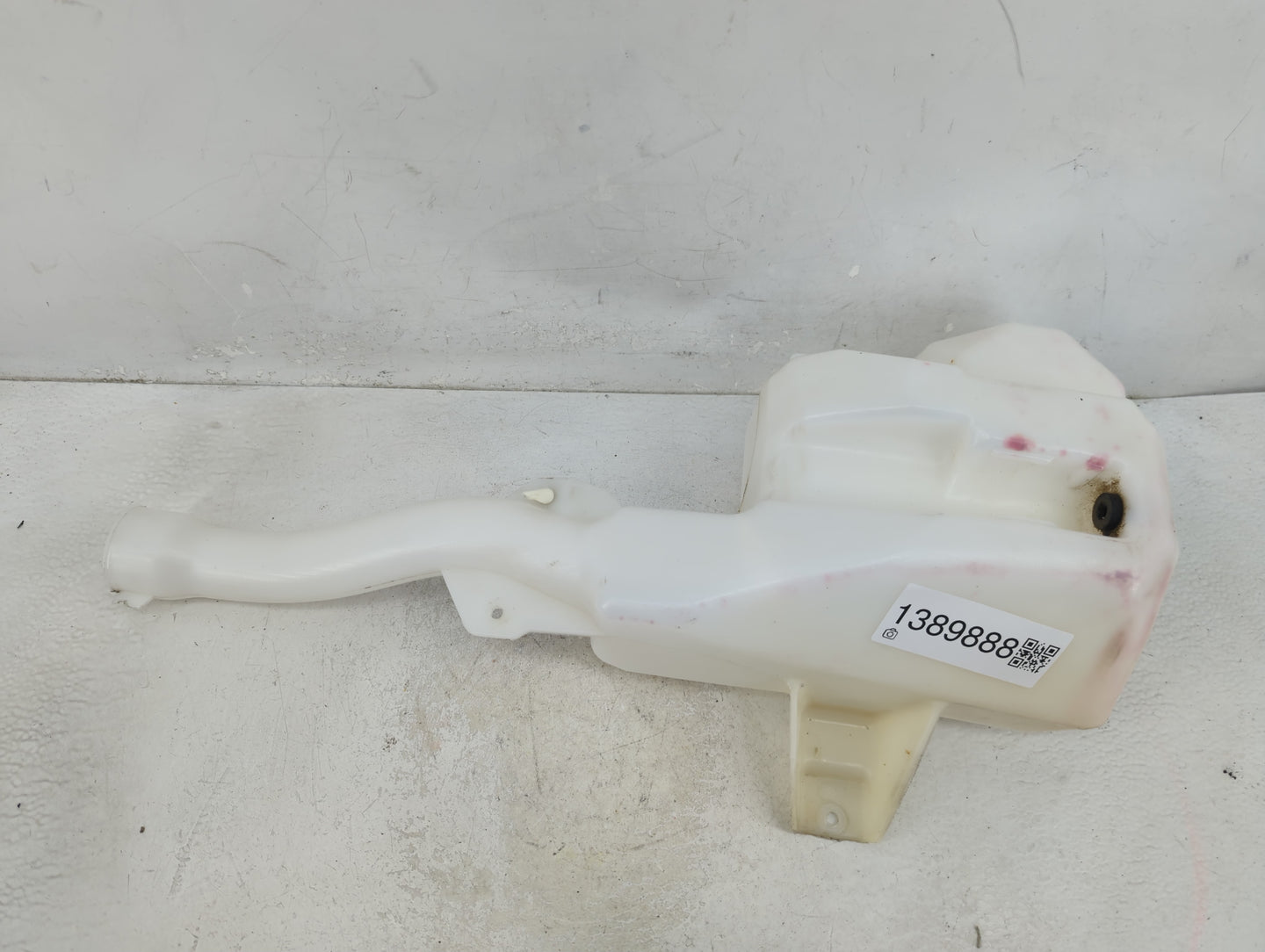 2021-2022 Ford Mustang Windshield Washer Fluid Reservoir Bottle 1389888 - Oemusedautoparts1.com