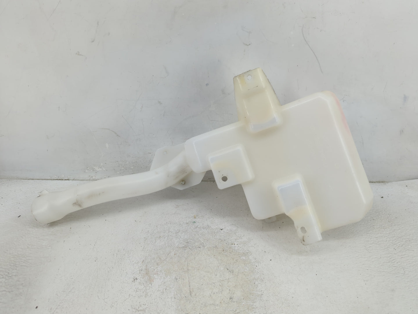 2021-2022 Ford Mustang Windshield Washer Fluid Reservoir Bottle Oem - Oemusedautoparts1.com