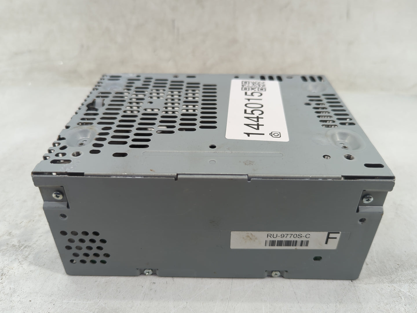 2017-2022 Ford Mustang Radio AM FM Cd Player Receiver Replacement P/N:LR3T-18D832-DG RU-9770S-C Fits OEM Used Auto Parts - O