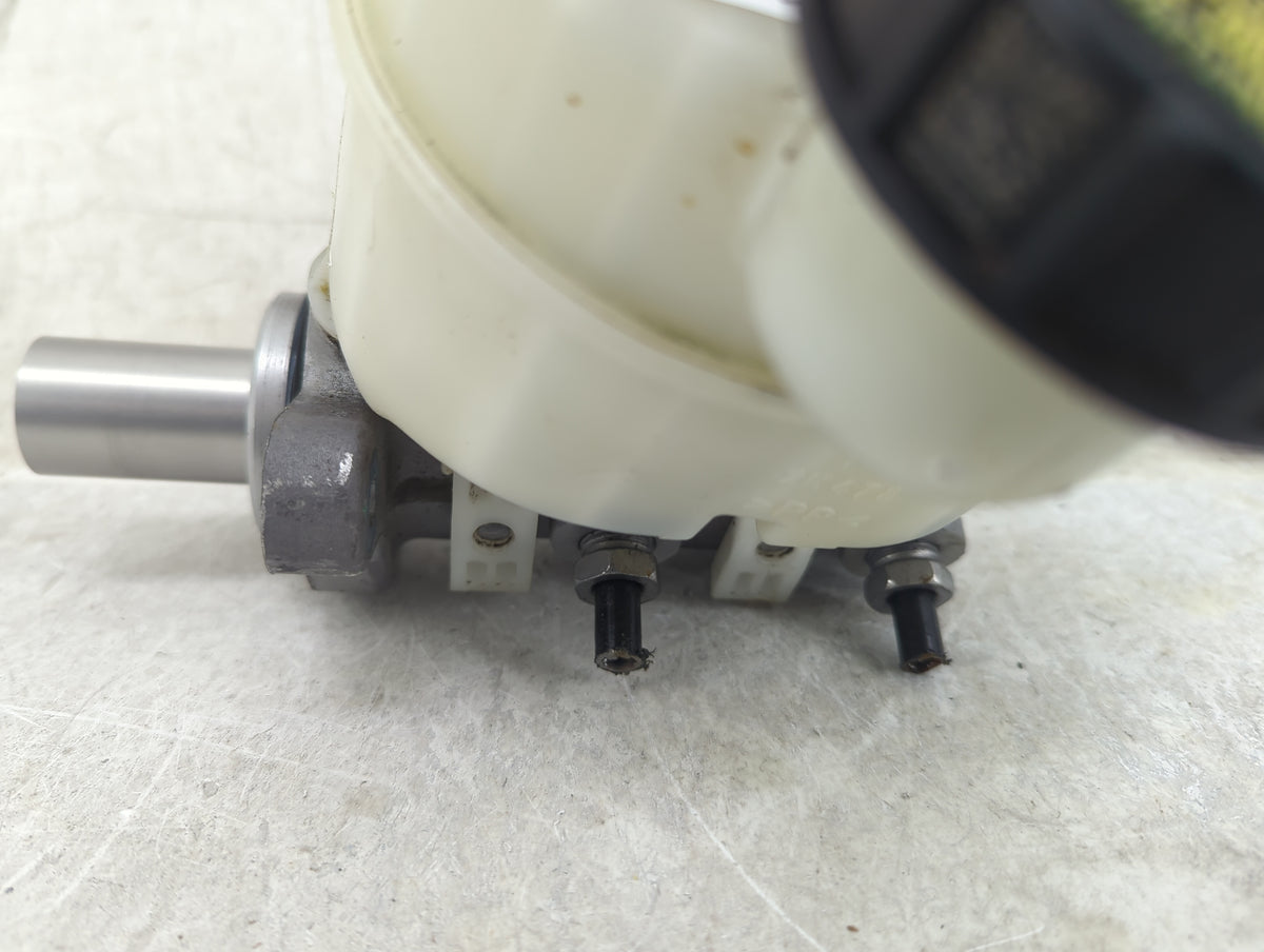 2015-2022 Ford Mustang Brake Master Cylinder 1451316 - Oemusedautoparts1.com