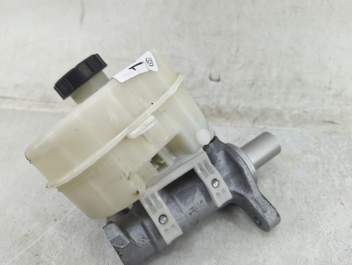 2015-2022 Ford Mustang Brake Master Cylinder 1451316 - Oemusedautoparts1.com
