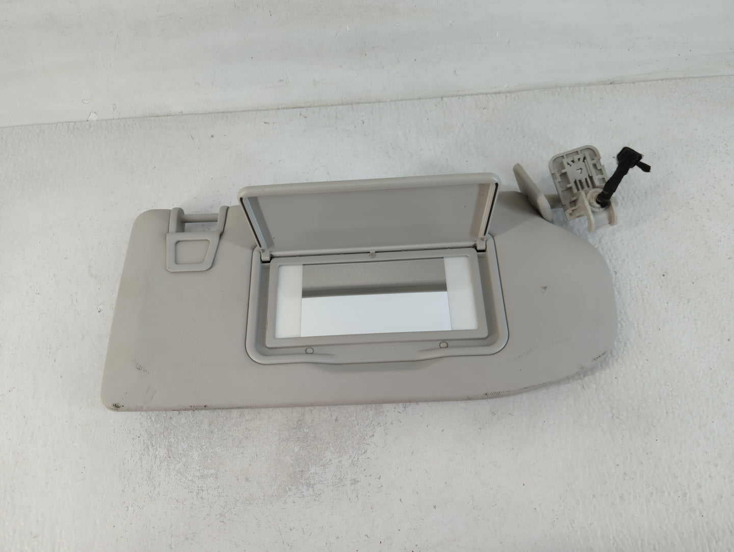 2021 Ford Mustang Sun Visor Shade Replacement Passenger Right Mirror Fits OEM Used Auto Parts - Oemusedautoparts1.com