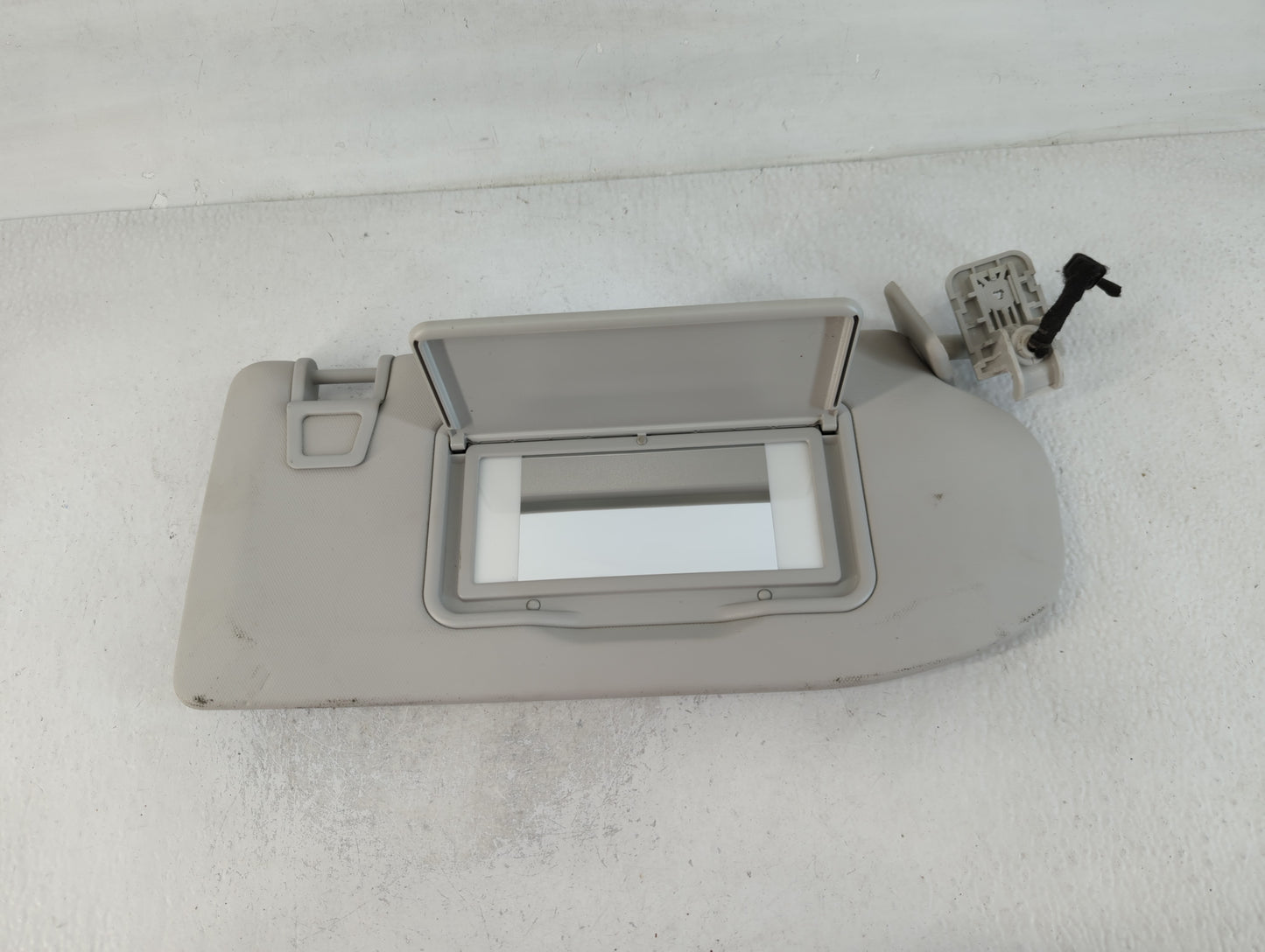 2021 Ford Mustang Sun Visor Shade Replacement Passenger Right Mirror Fits OEM Used Auto Parts - Oemusedautoparts1.com