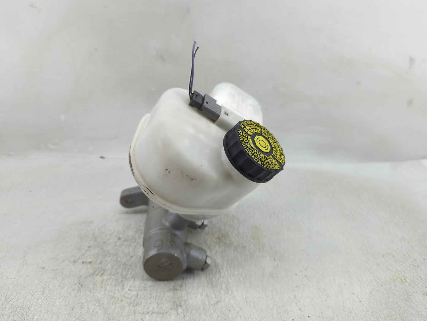 2019-2022 Ford Ranger Brake Master Cylinder 1276279 - Oemusedautoparts1.com